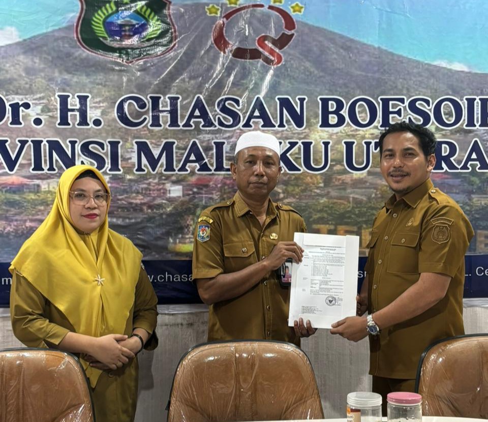 Gubernur Malut Resmi Lantik Plt Dirut RSUD Chasan Boesoirie Ternate