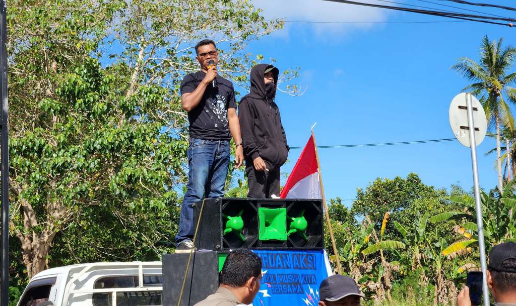 Kopra Morotai Demo: Sekda Terindikasi Judi Online