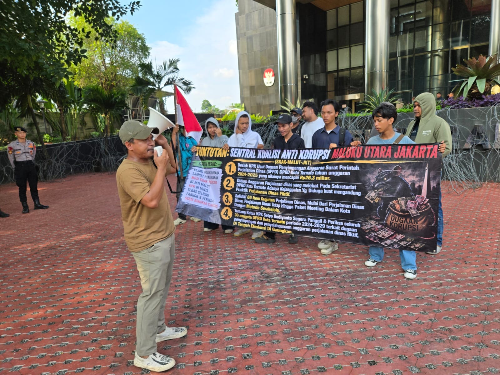 Aksi di KPK, SKAK Malut-Jakarta Desak Usut Anggaran Perjadin DPRD Ternate