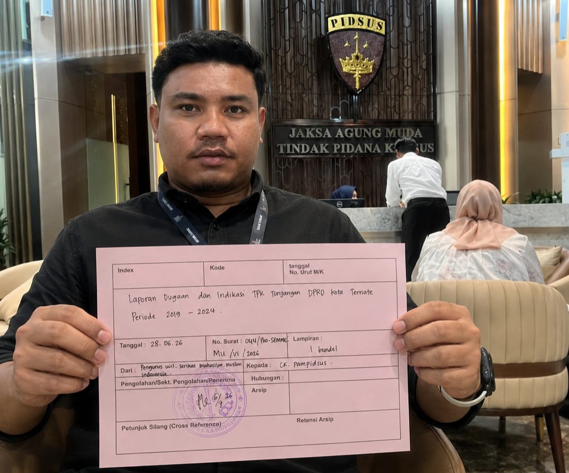 SEMMI Malut Serahkan Dokumen Lengkap Dugaan Korupsi Tunjangan DPRD Ternate ke Kejagung